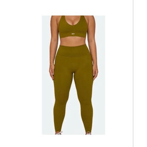 Set Active Olive Soho Green Olive Green Luxform High Rise Legging- Size XS